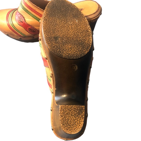Spring Step Aztec Leather Clogs - Picture 5 of 6